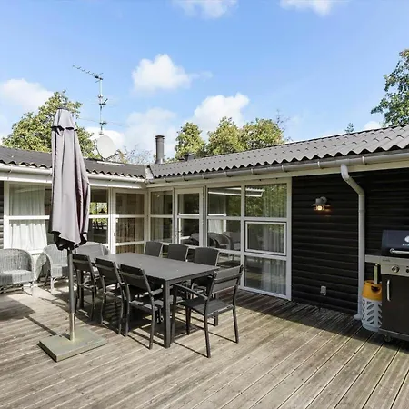 84268-knebel-skodshovedgard-2-b Skødshoved Strand